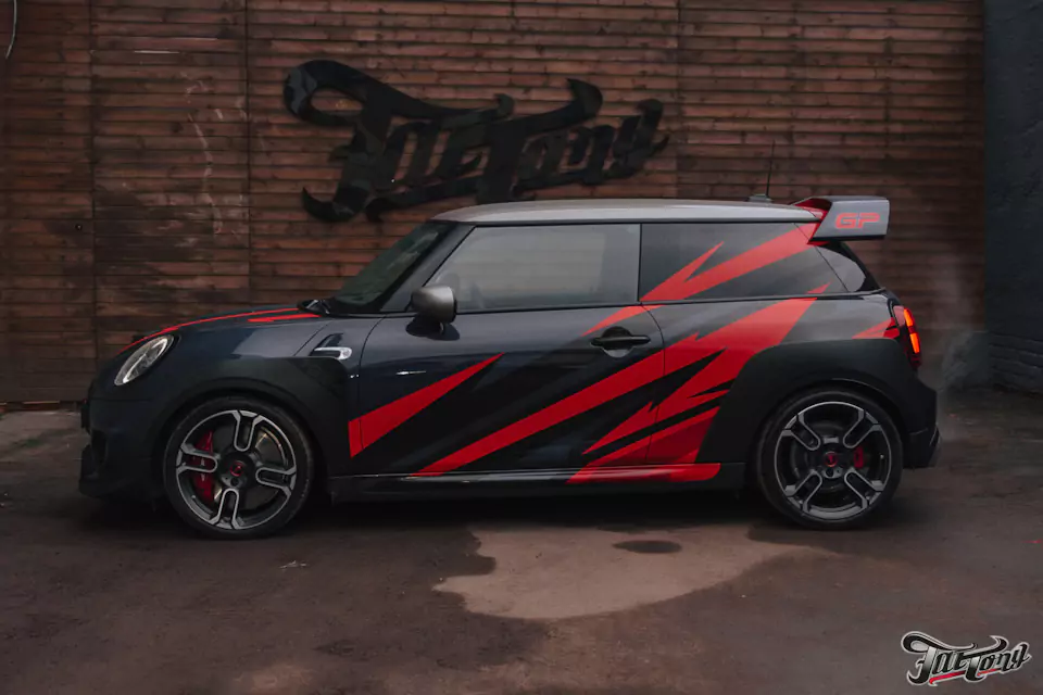 Оклеили в дизайн Mini Cooper GP